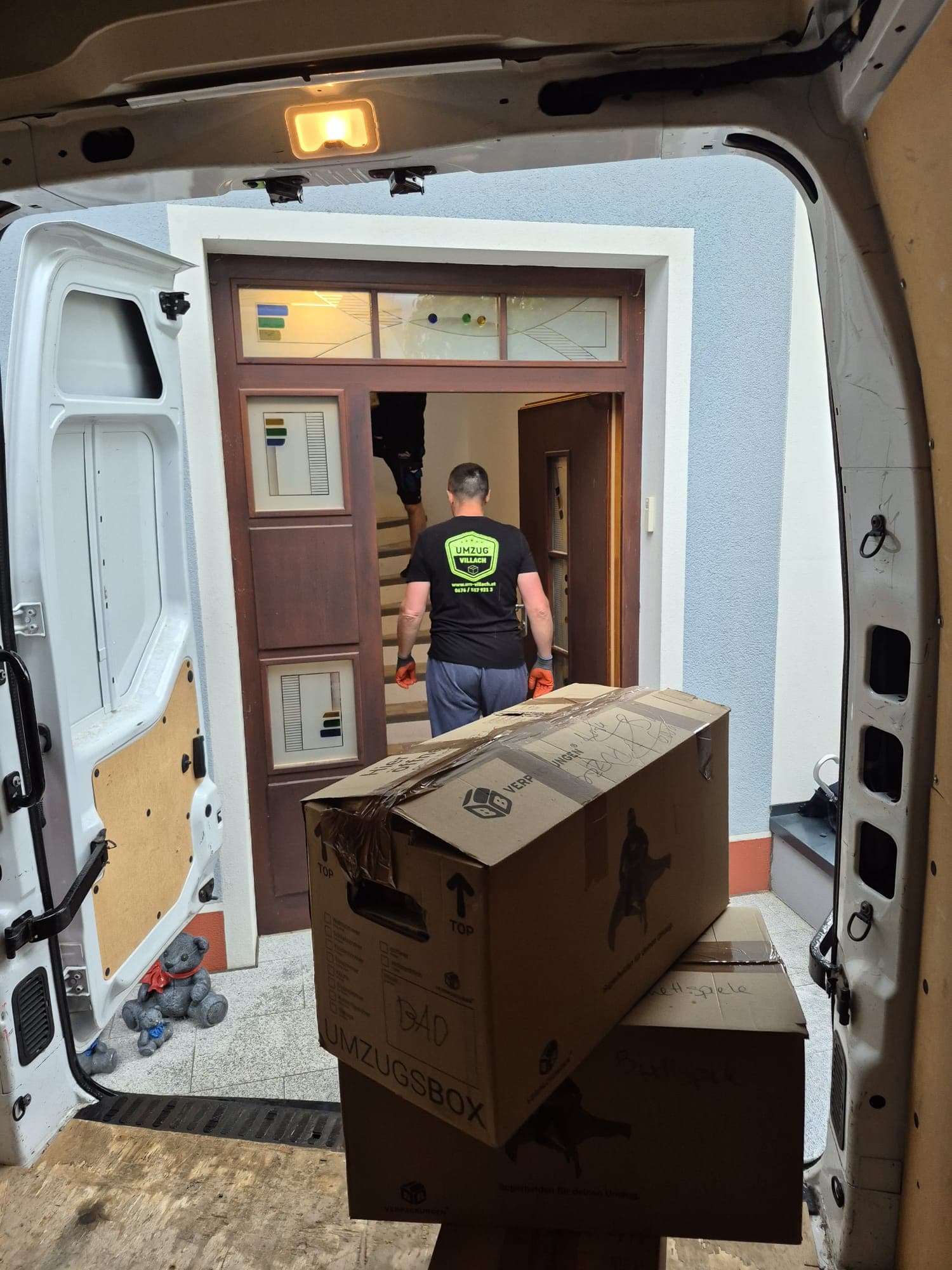 Sorgfältiger Transport beim Seniorenumzug